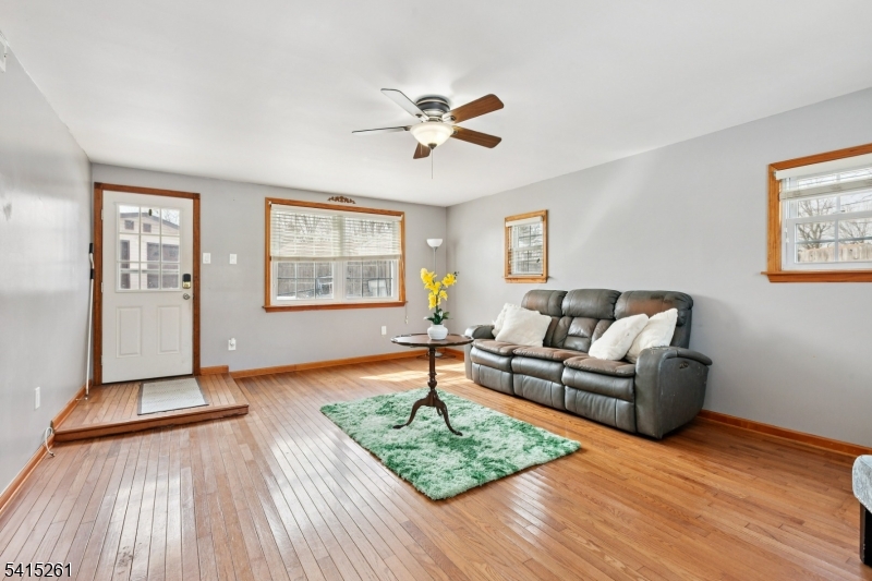 32 Glenville Road Edison, NJ 08817 - Photo 9 of 25