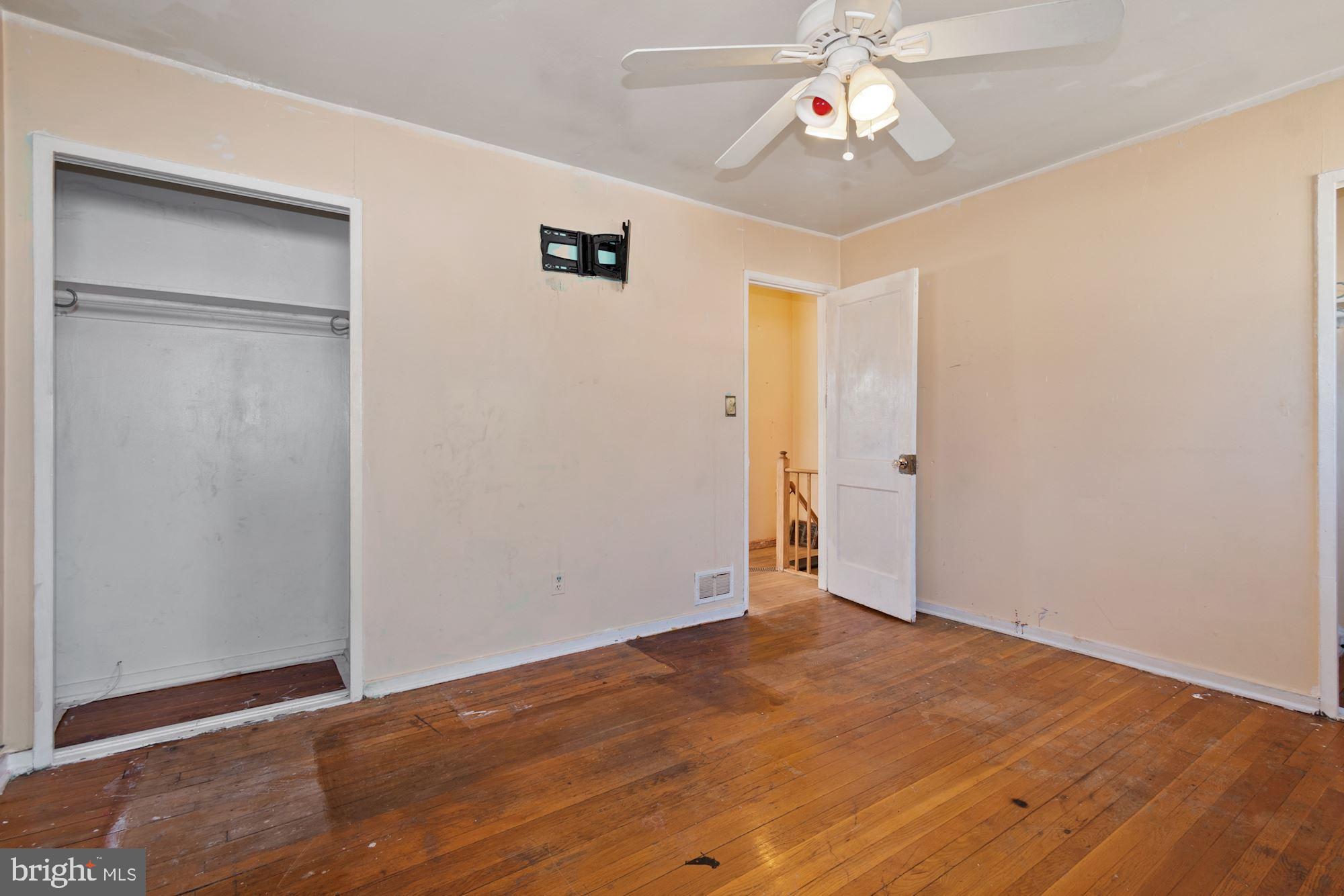 12107 Bluhill Road Silver Spring, MD 20902 - Photo 18 of 31 Bedroom