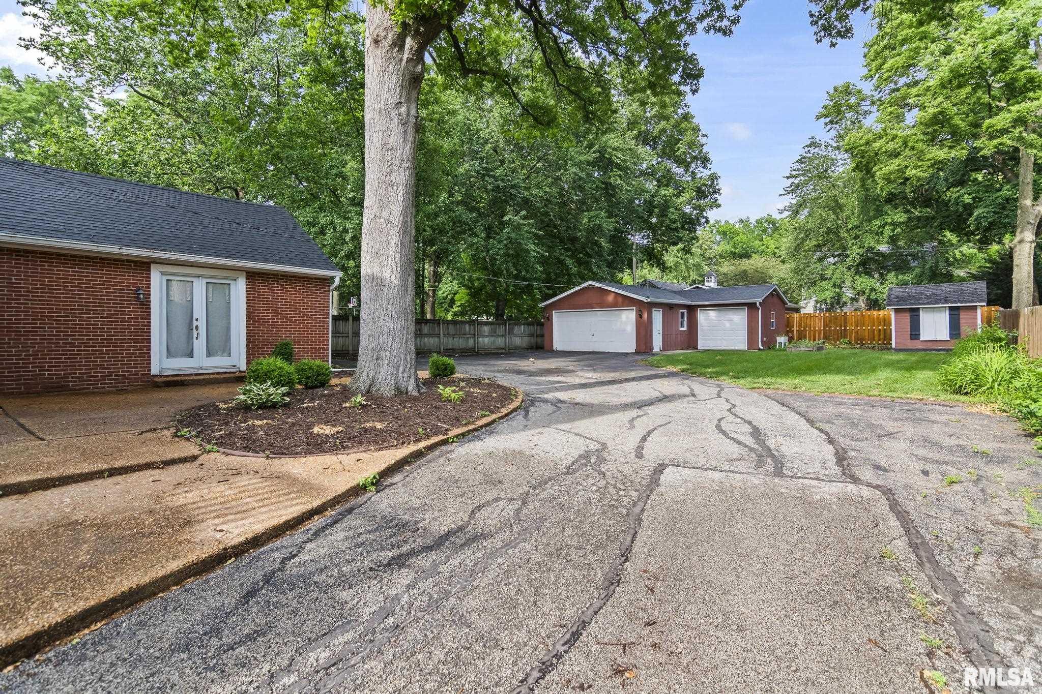 1957 Outer Park Drive Springfield, IL 62704 - Photo 45 of 49