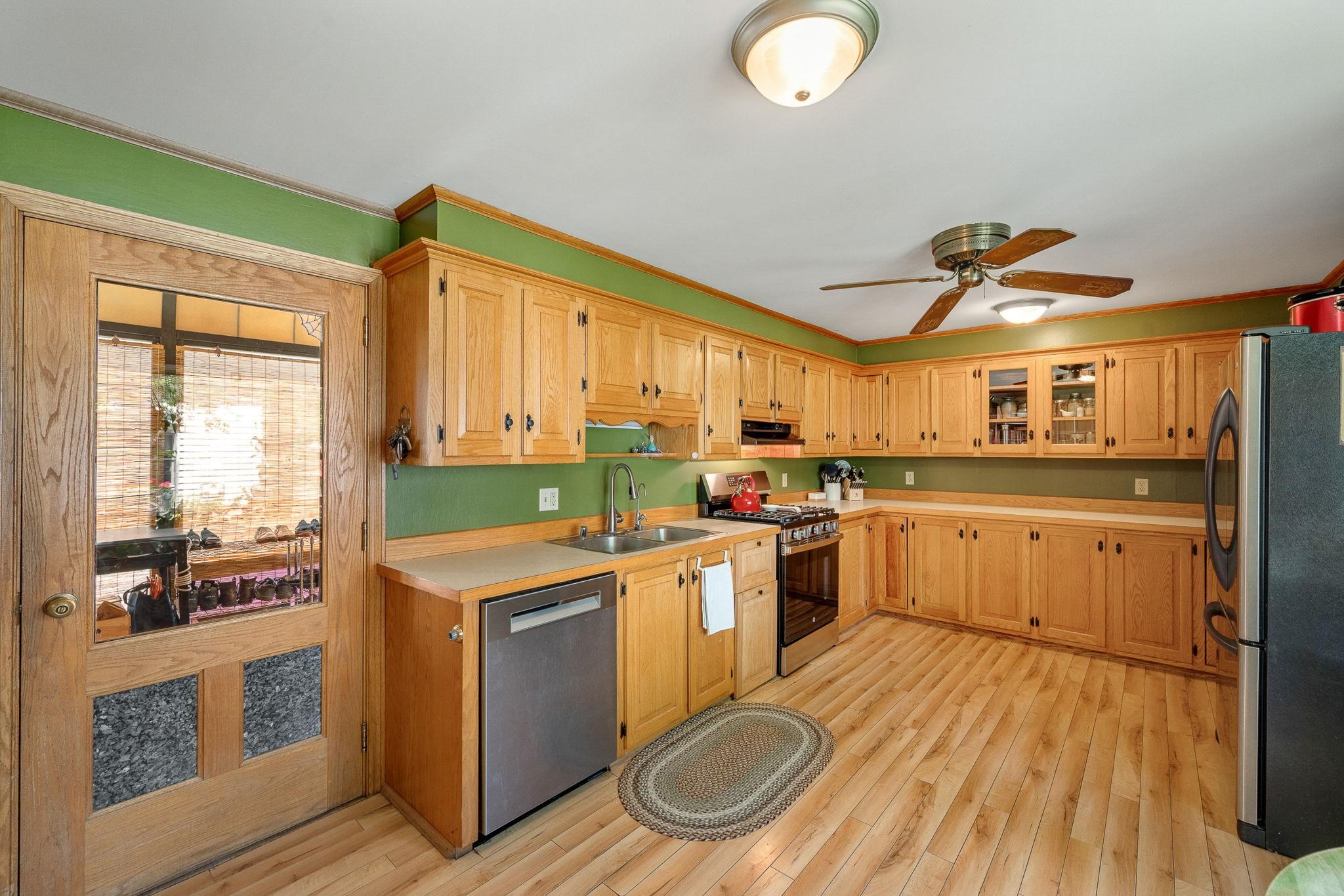145 Washington Street Barre, VT 05641 - Photo 5 of 39