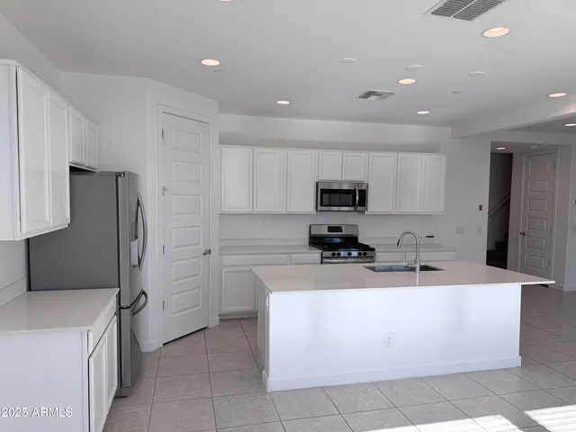 $2,590 | 12471 West Forest Pleasant Place, Peoria, AZ 85383