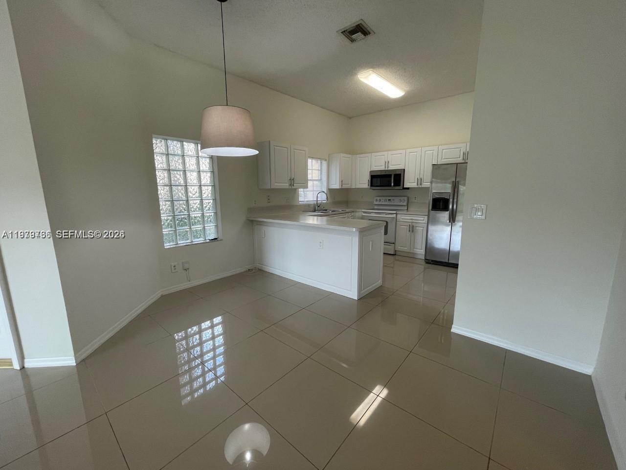 16309 Emerald Cove Road, Unit 16309 Weston, FL 33331 - Photo 9 of 41 Photo 9