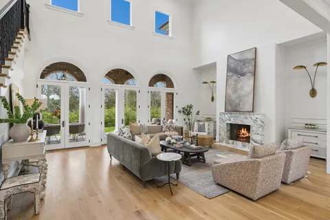 $5,950,000 | 2122 Old Hickory Boulevard, Nashville, TN 37215