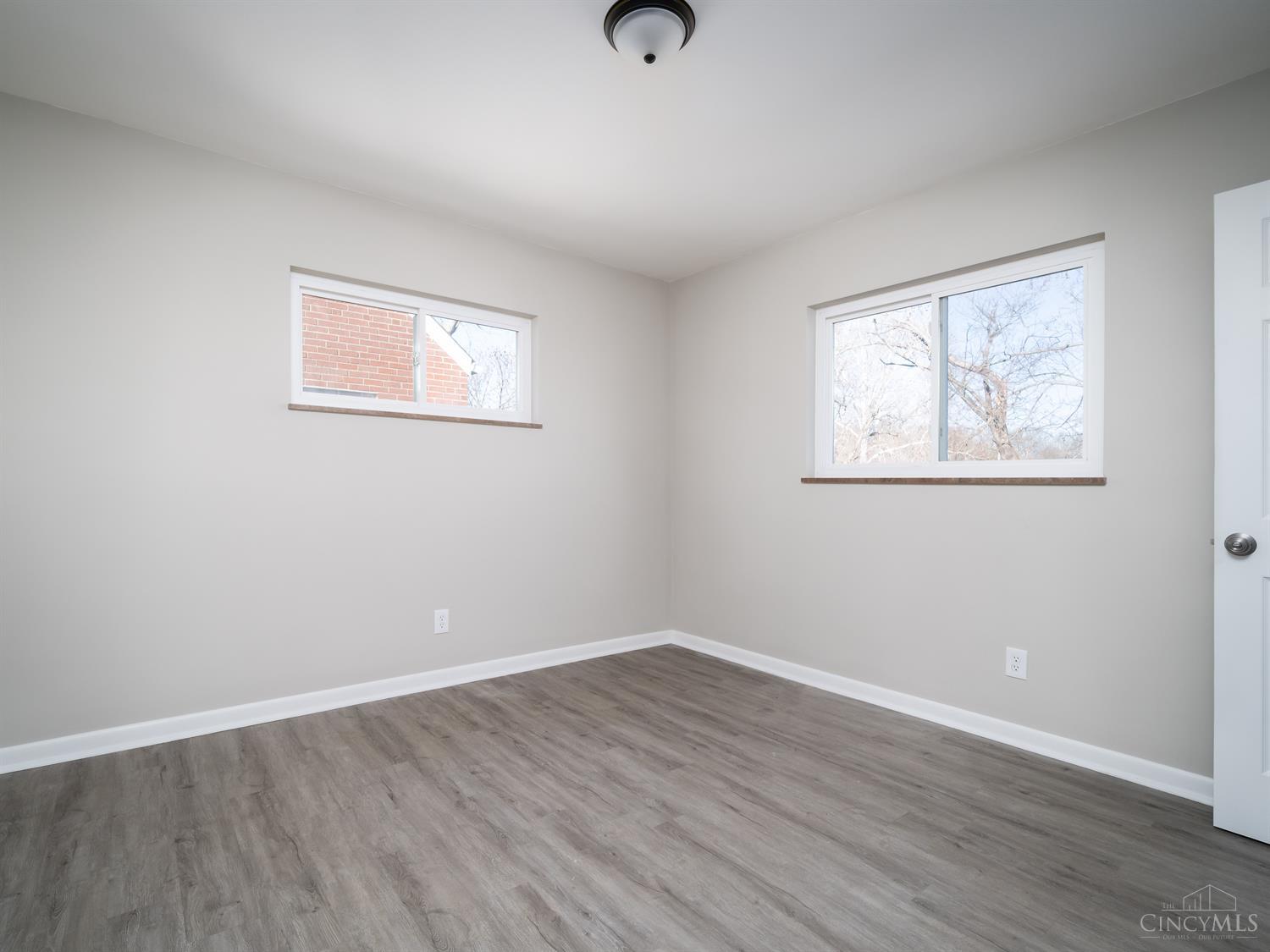 288 Riddle Road Woodlawn, OH 45215 - Photo 13 of 29