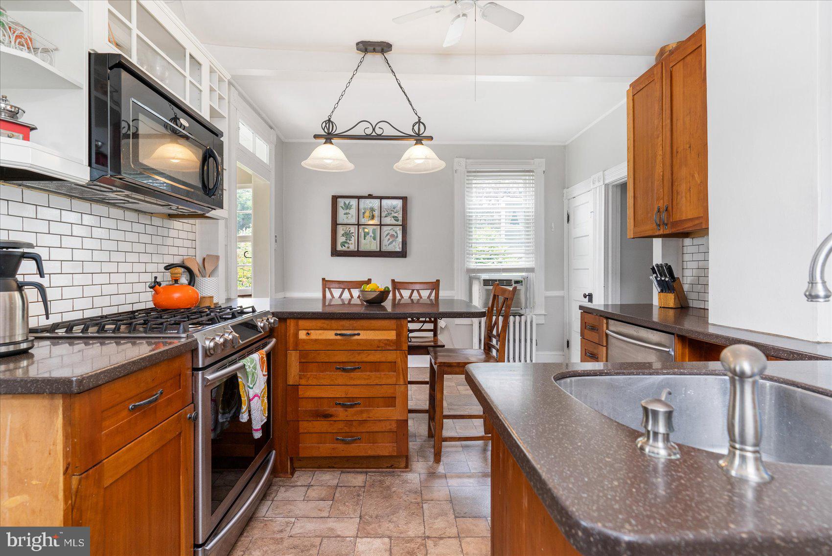 505 Cedarcroft Road Baltimore, MD 21212 - Photo 11 of 48 Kitchen