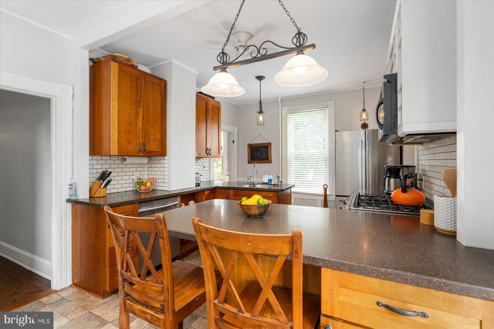 505 Cedarcroft Road Baltimore, MD 21212 - Photo 14 of 48 Breakfast Bar