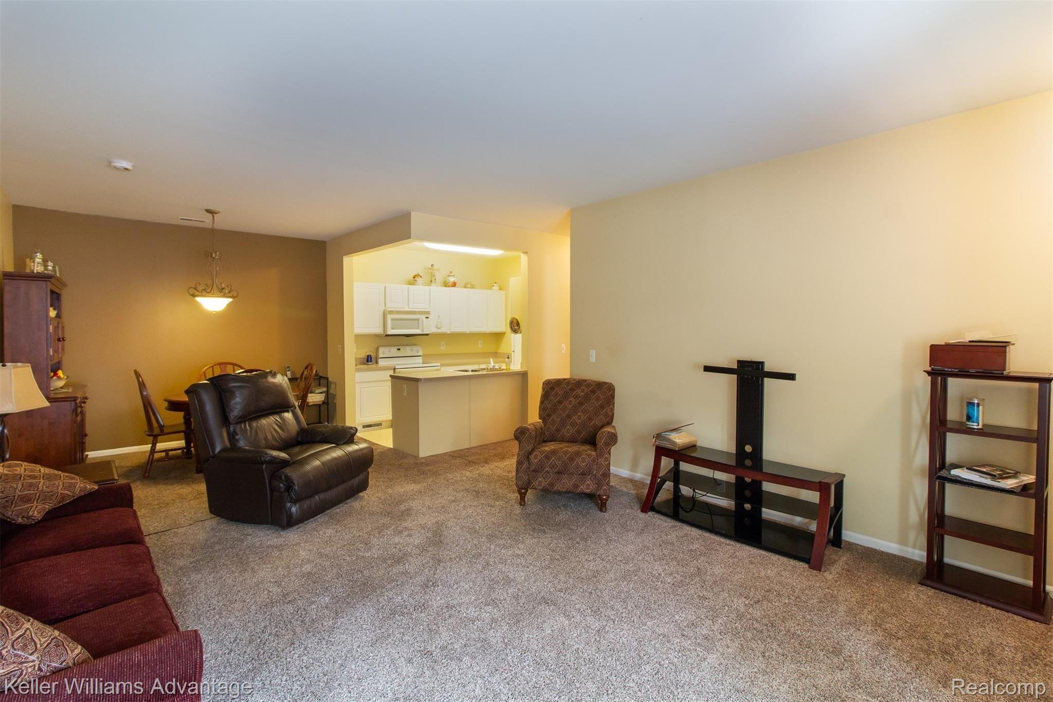 11760 Farmington Road Livonia, MI 48150 - Photo 7 of 24 FarmingtonRd_11760_Living_02.jpg