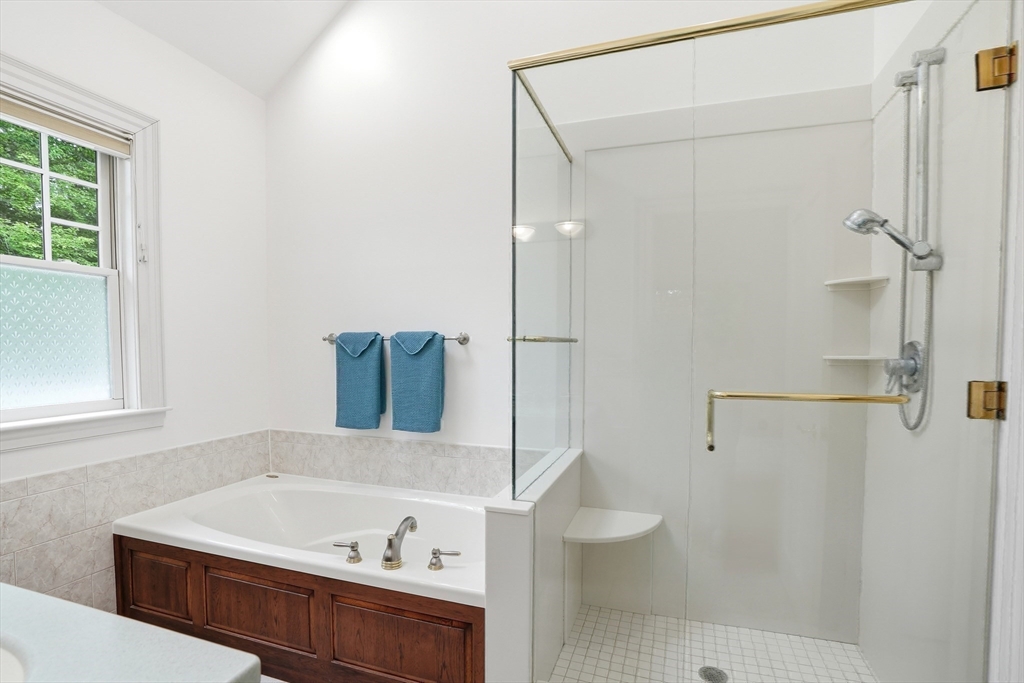 72 Indian Cove Road Marion, MA 02738 - Photo 15 of 40