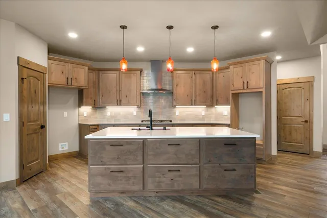 $998,500 | 177-xx North Saddle Hill Road, Colbert, WA 99005