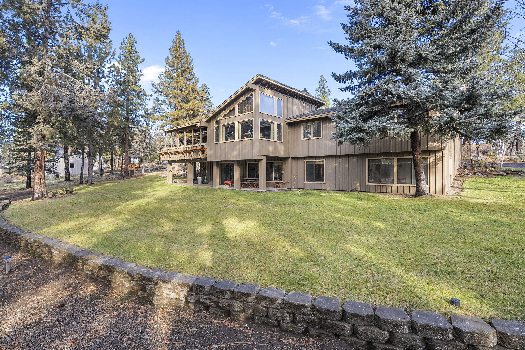 69944 Meadow View Road Sisters, OR 97759 - Photo 39 of 68 39-web-or-mls-_DSC1735