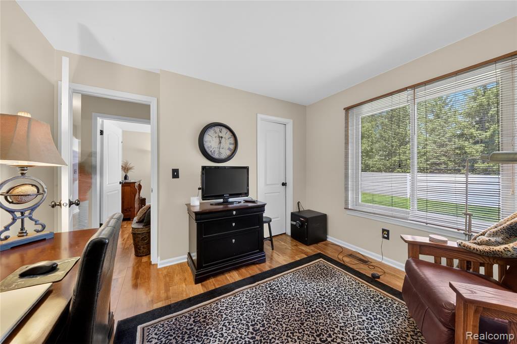 44570 Ridgefield Road Canton, MI 48188 - Photo 16 of 31