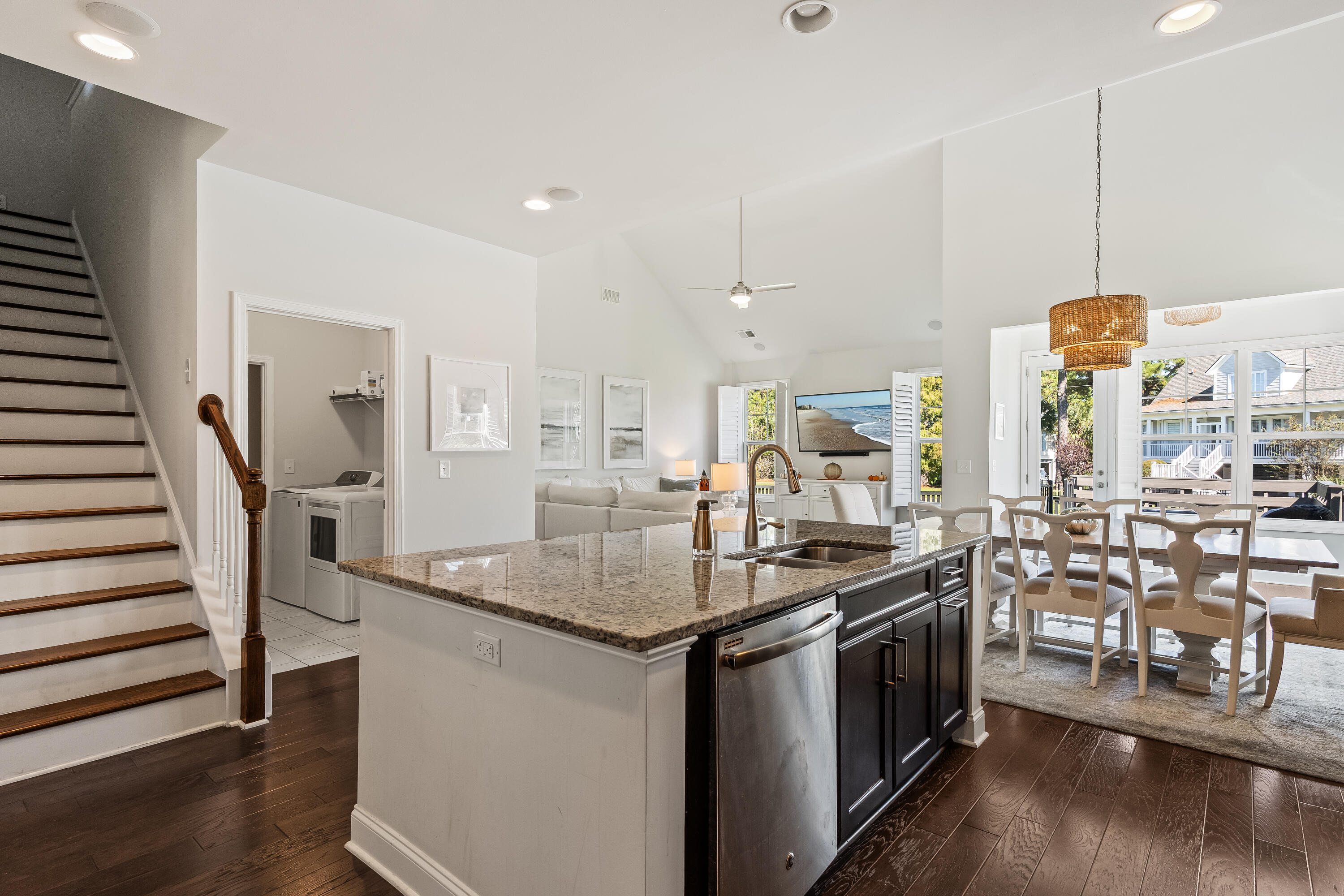 228 Swallowtail Court Mount Pleasant, SC 29464 - Photo 11 of 46
