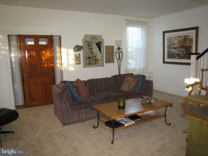 383 Morris Road Wayne, PA 19087 - Photo 3 of 14 Living Room