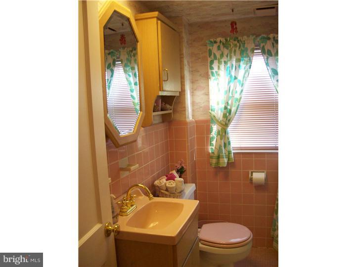 416 East Rodgers Street Ridley Park, PA 19078 - Photo 20 of 25 Bathroom