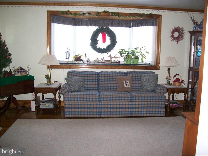 416 East Rodgers Street Ridley Park, PA 19078 - Photo 4 of 25 Living Room