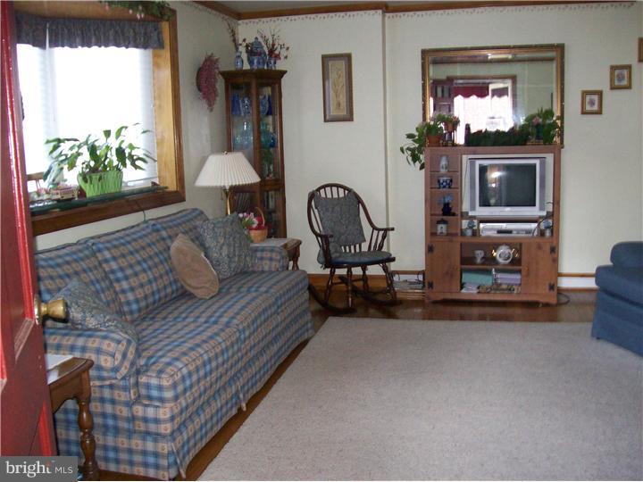 416 East Rodgers Street Ridley Park, PA 19078 - Photo 5 of 25 Living Room