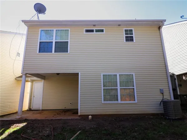 a front view of house with yard