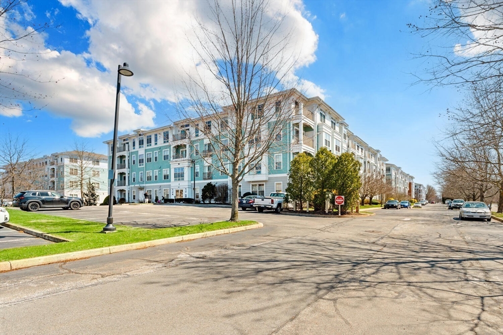 4 Repton Place, Unit 4105 Watertown, MA 02472 - Photo 5 of 40