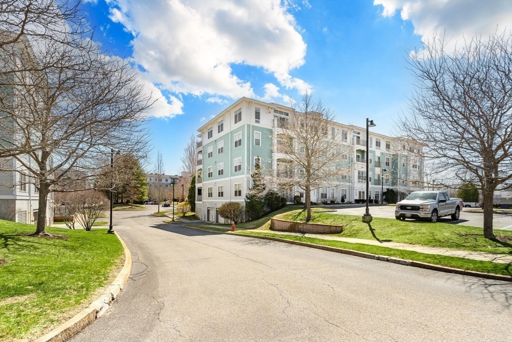 4 Repton Place, Unit 4105 Watertown, MA 02472 - Photo 6 of 40