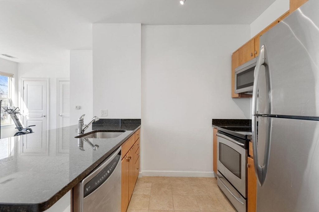 4 Repton Place, Unit 4105 Watertown, MA 02472 - Photo 9 of 40