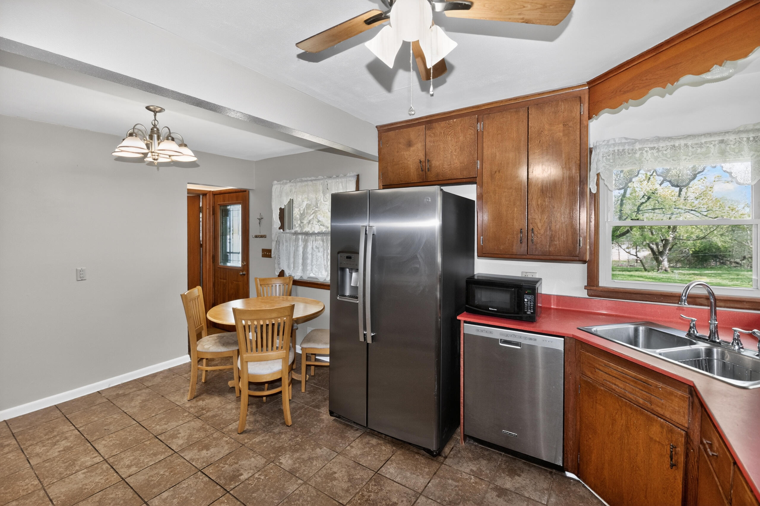 3440 West 5 Mile Road Raymond, WI 53108 - Photo 11 of 27 Kitchen