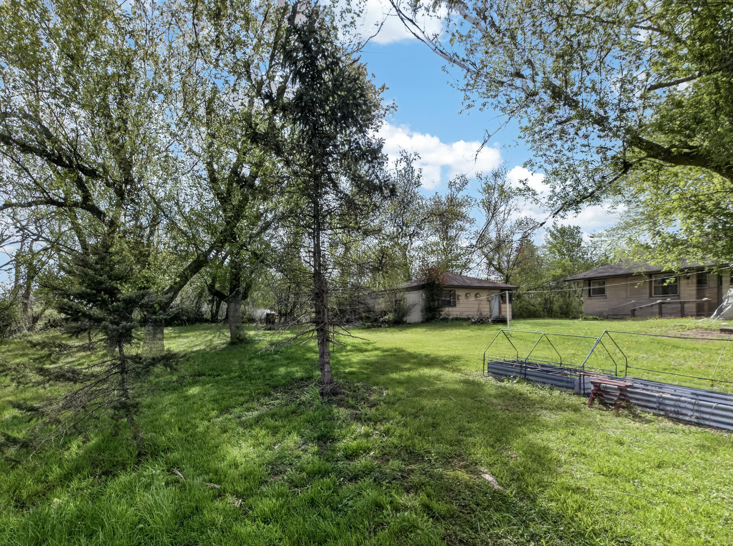 3440 West 5 Mile Road Raymond, WI 53108 - Photo 20 of 27 Yard