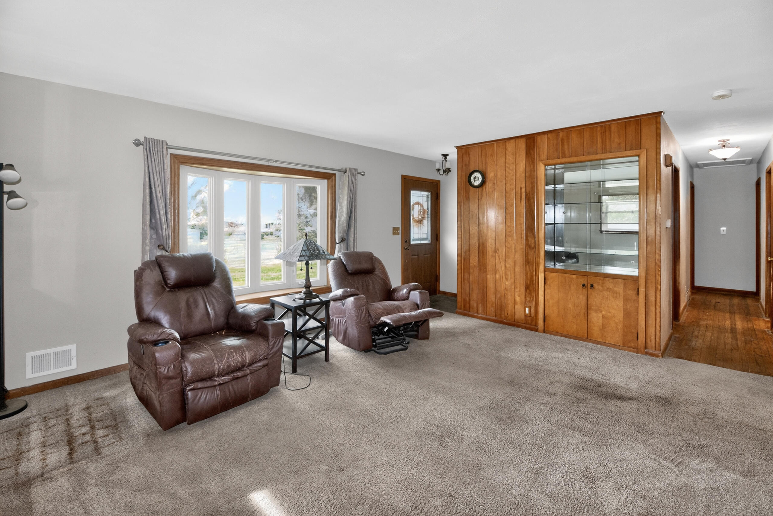 3440 West 5 Mile Road Raymond, WI 53108 - Photo 6 of 27 Living Room