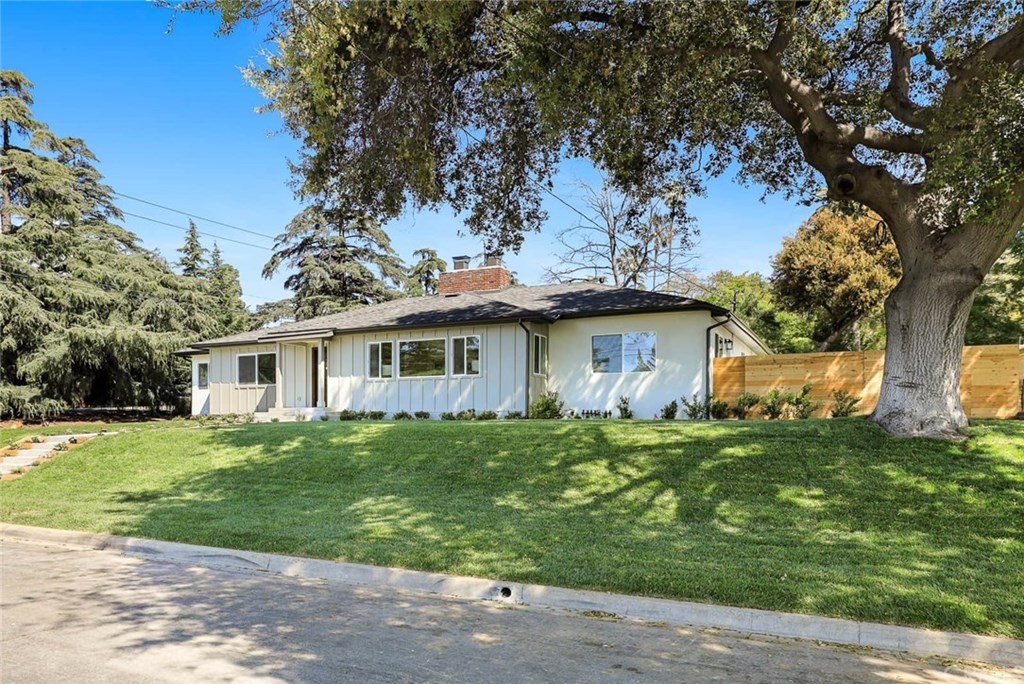 589 Colman Street Altadena, CA 91001 - Photo 2 of 47