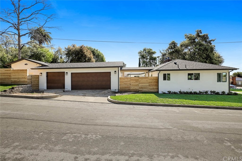 589 Colman Street Altadena, CA 91001 - Photo 3 of 47