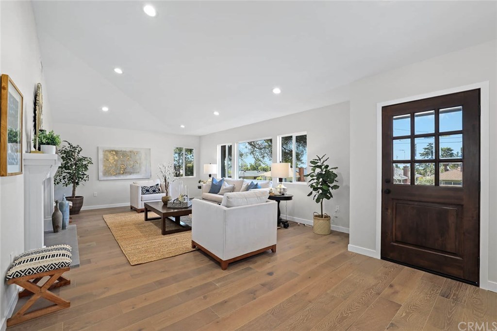 589 Colman Street Altadena, CA 91001 - Photo 4 of 47