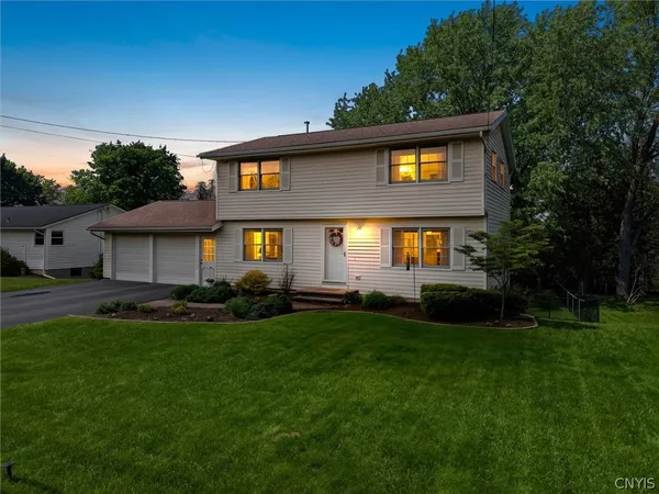 $300,000 | 41 Elm Hill Way, Camillus, NY 13031