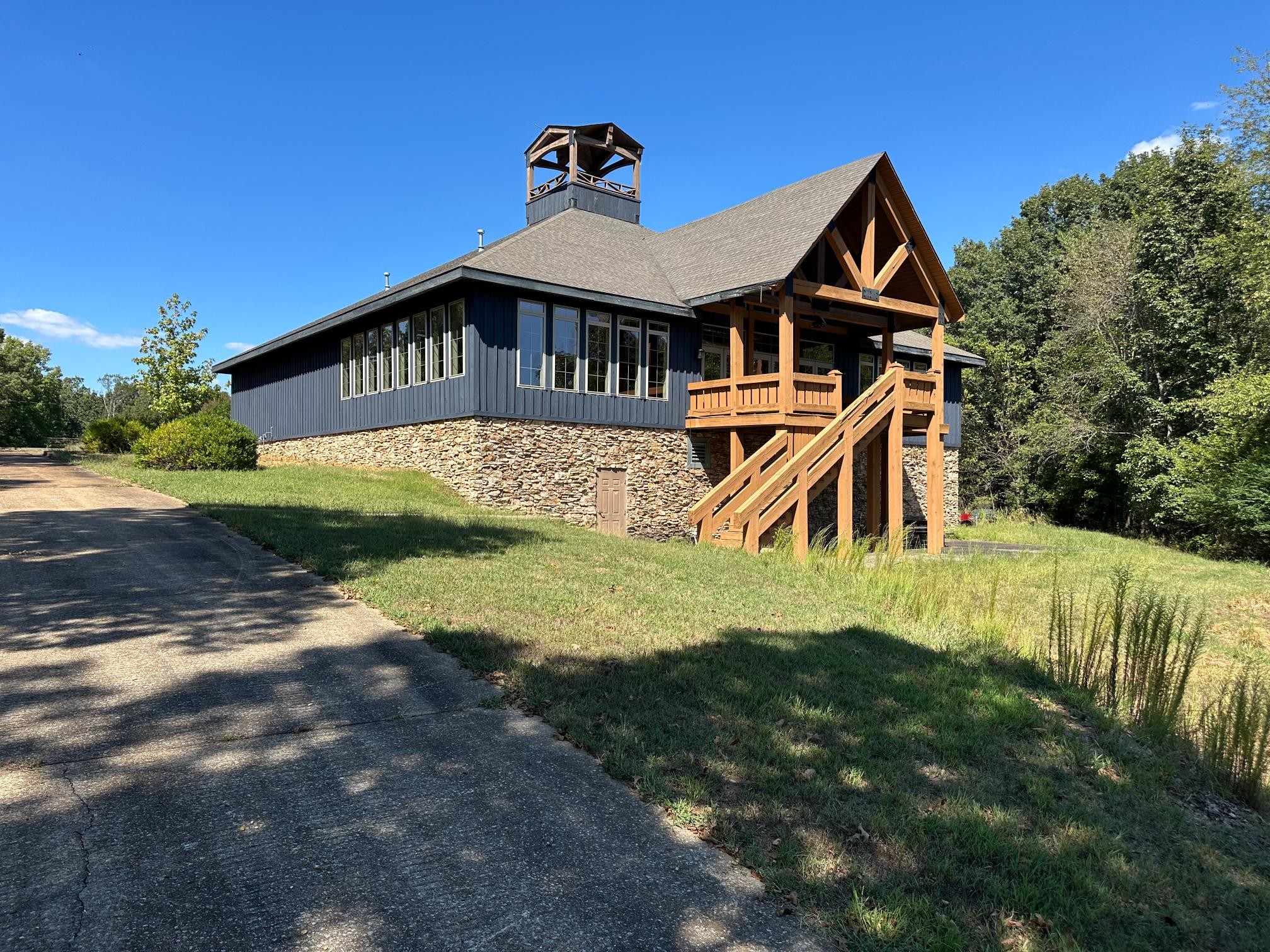 900 Olde Tennessee Trail Springville, TN 38256 - Photo 3 of 36 a front view of a house with yard and green space