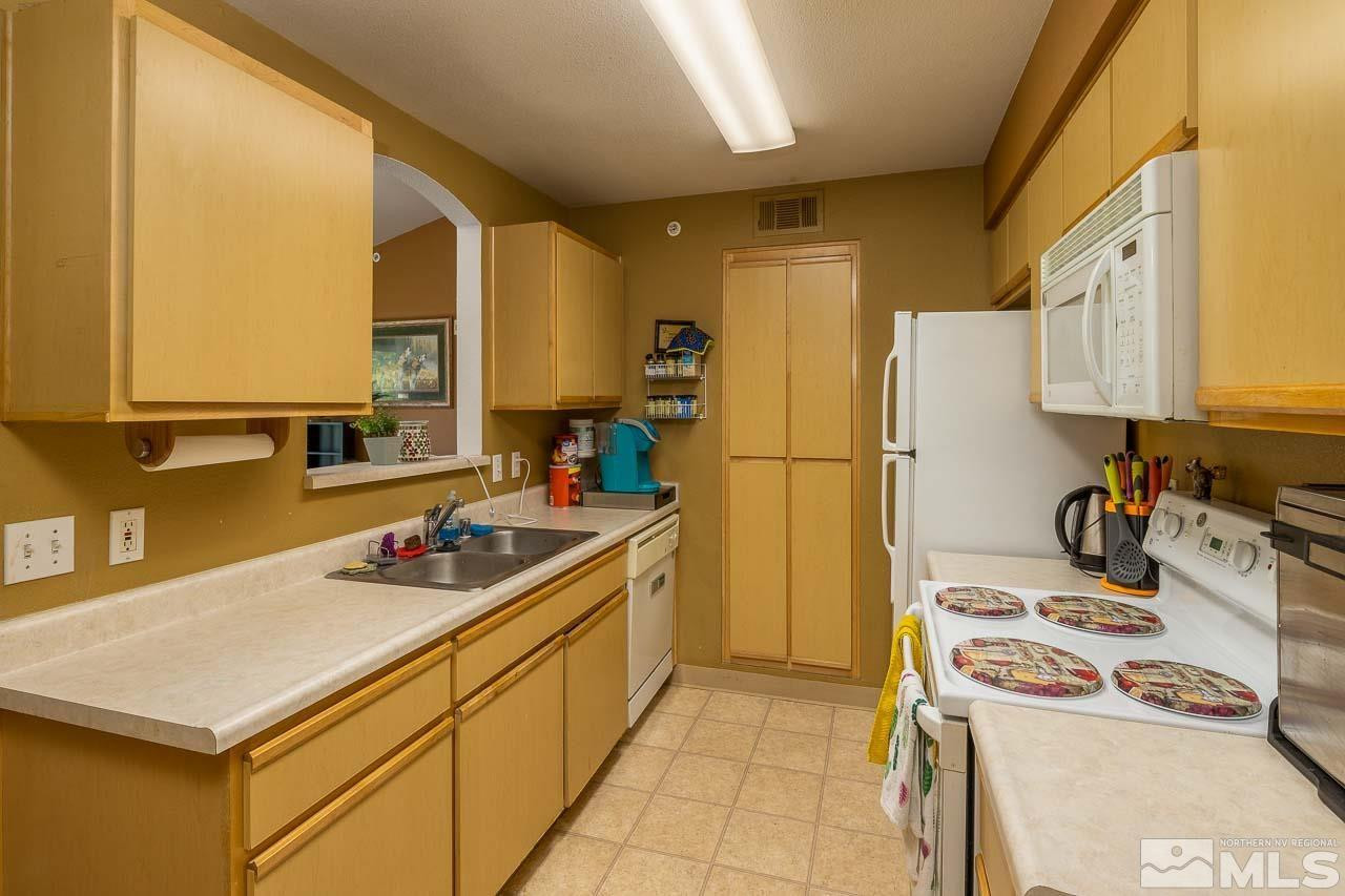 6850 Sharlands Avenue, Unit 2172 Reno, NV 89523 - Photo 6 of 16 Photo 6