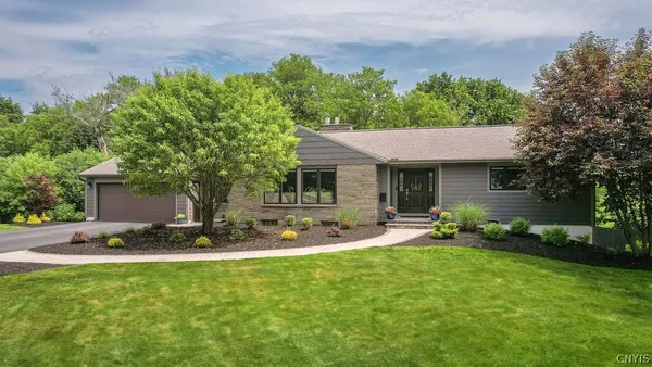 $525,000 | 109 Bradford Parkway, Syracuse, NY 13224