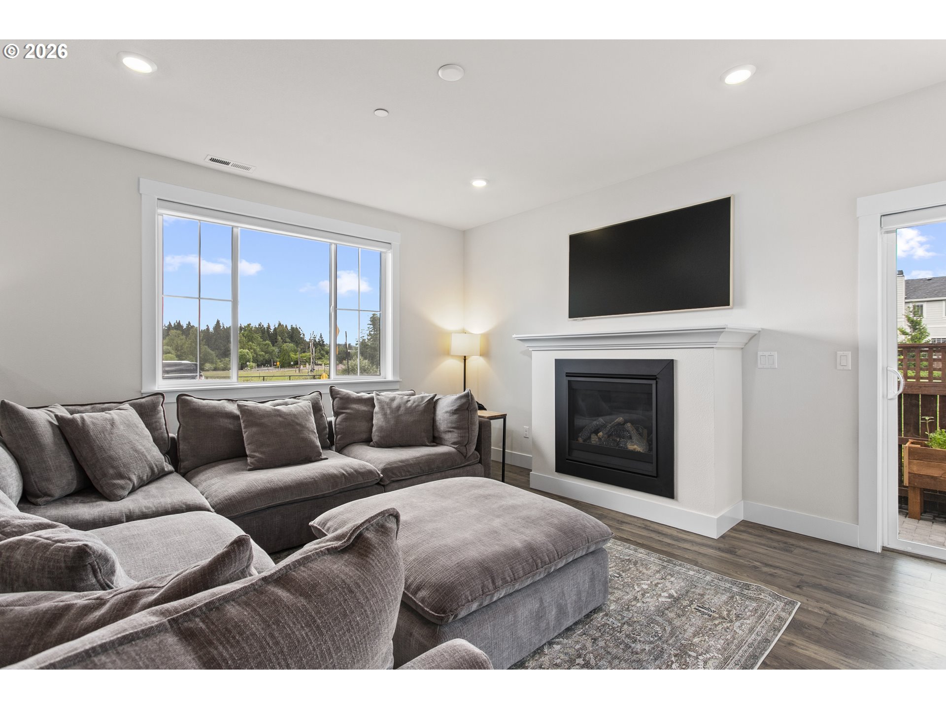11000 Southwest Verdun Loop Wilsonville, OR 97070 - Photo 10 of 42 Living Room