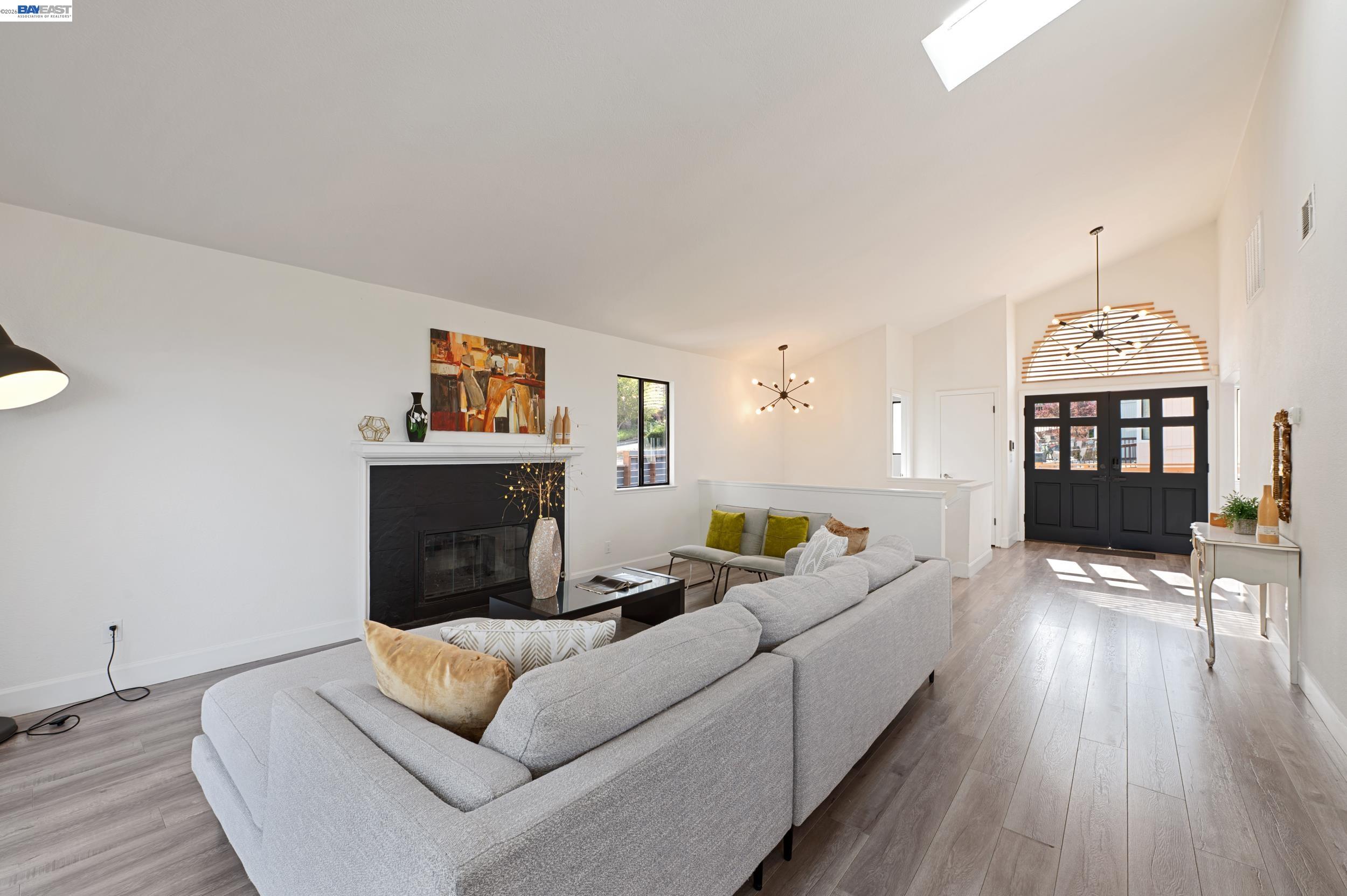 4384 Redwood Road Oakland, CA 94619 - Photo 7 of 54