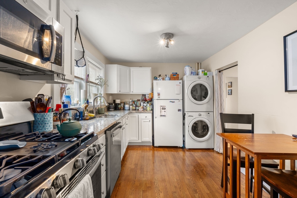 34 R Clyde Street Somerville, MA 02145 - Photo 2 of 18 Gallery Image 2