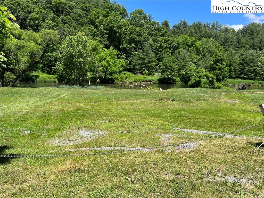 8 Garvey Bridge Road Crumpler, NC 28617 - Photo 7 of 12 Gallery Image 7