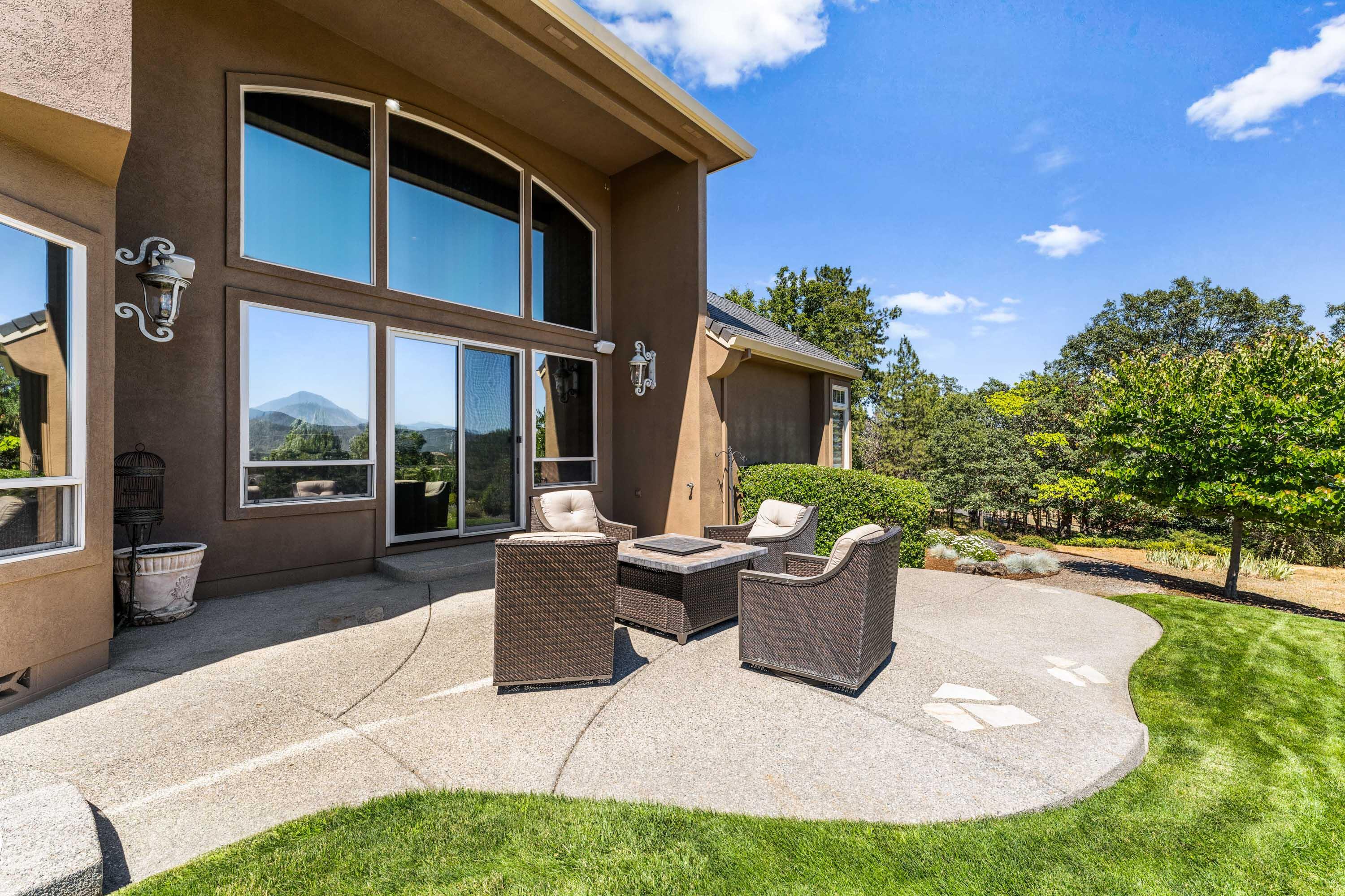 3944 Jonathan Way Central Point, OR 97502 - Photo 37 of 50 EXT (9 of 11)