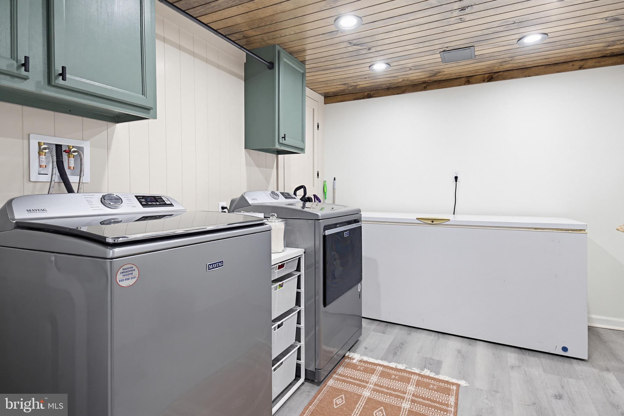 39 Rupp Street Middletown, PA 17057 - Photo 33 of 45 Modern laundry space with ample storage.