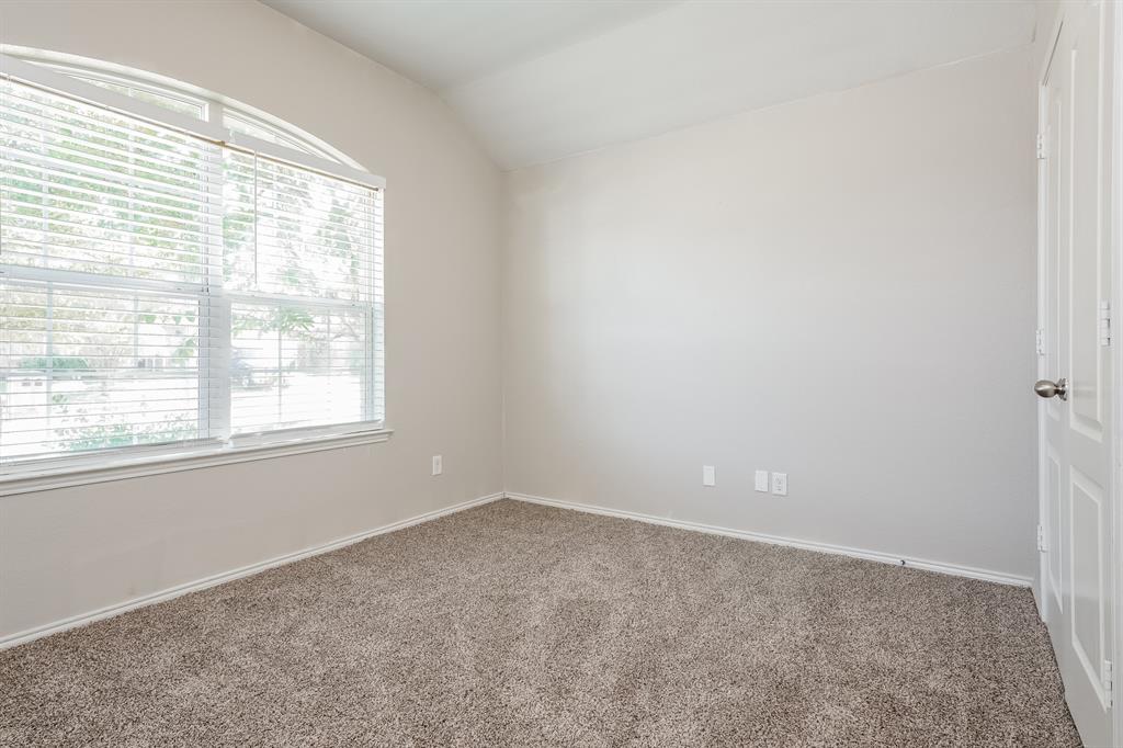 2016 Cattle Creek Road Fort Worth, TX 76134 - Photo 11 of 15