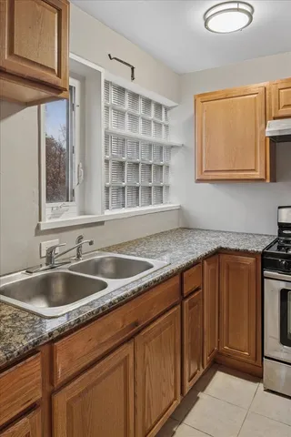 $110,000 | 7206 Oak Avenue, Unit 4SE, River Forest, IL 60305