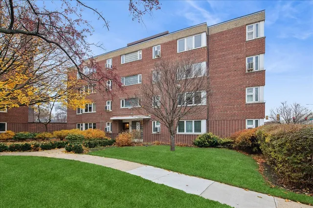 $110,000 | 7206 Oak Avenue, Unit 4SE, River Forest, IL 60305
