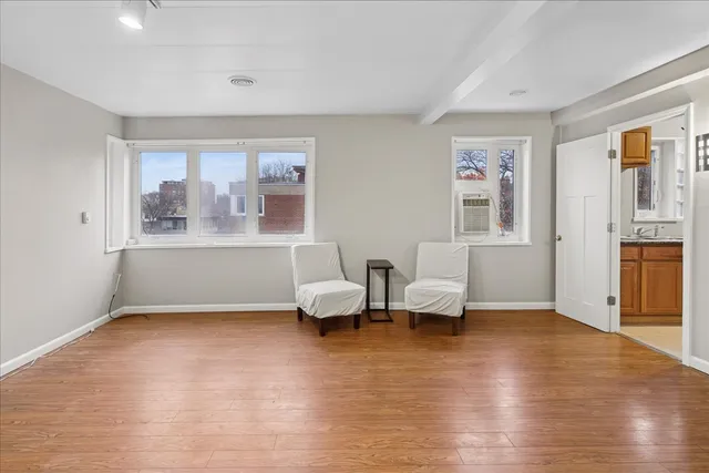 $110,000 | 7206 Oak Avenue, Unit 4SE, River Forest, IL 60305