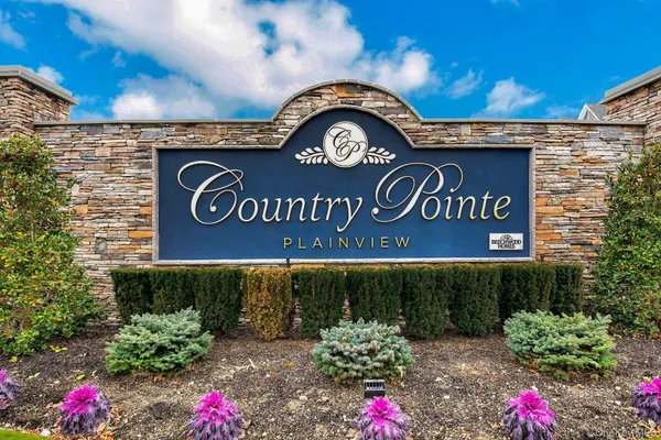 $1,075,000 | 15103 Aspenwood Drive, Plainview, NY 11803