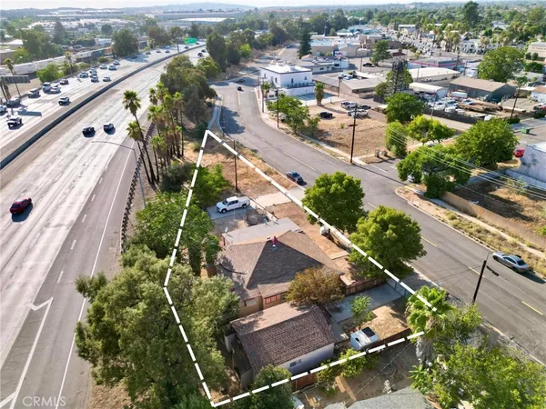 $449,000 | 207 East 5th Street, Beaumont, CA 92223