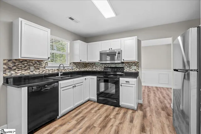 $325,000 | 410 Revis Creek Court, Simpsonville, SC 29681