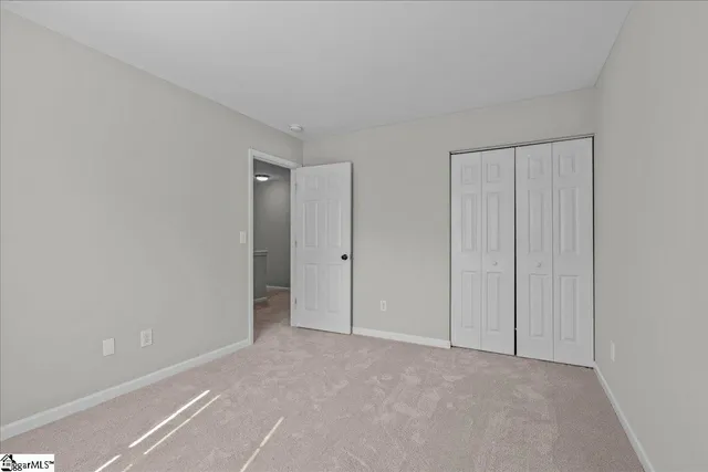 $325,000 | 410 Revis Creek Court, Simpsonville, SC 29681