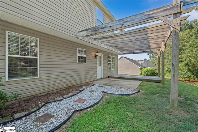 $325,000 | 410 Revis Creek Court, Simpsonville, SC 29681