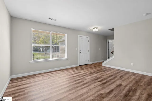 $325,000 | 410 Revis Creek Court, Simpsonville, SC 29681